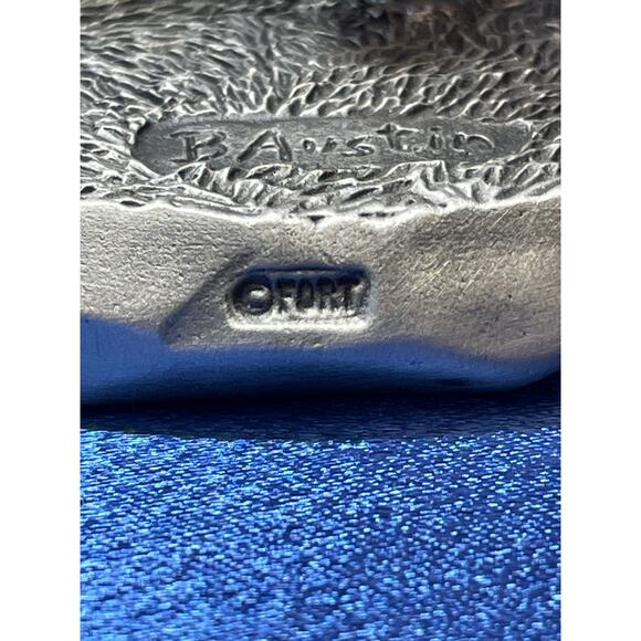 Barry Austin In The Hole Detailed Pewter Golfing Sculpture - Picture 9 of 9